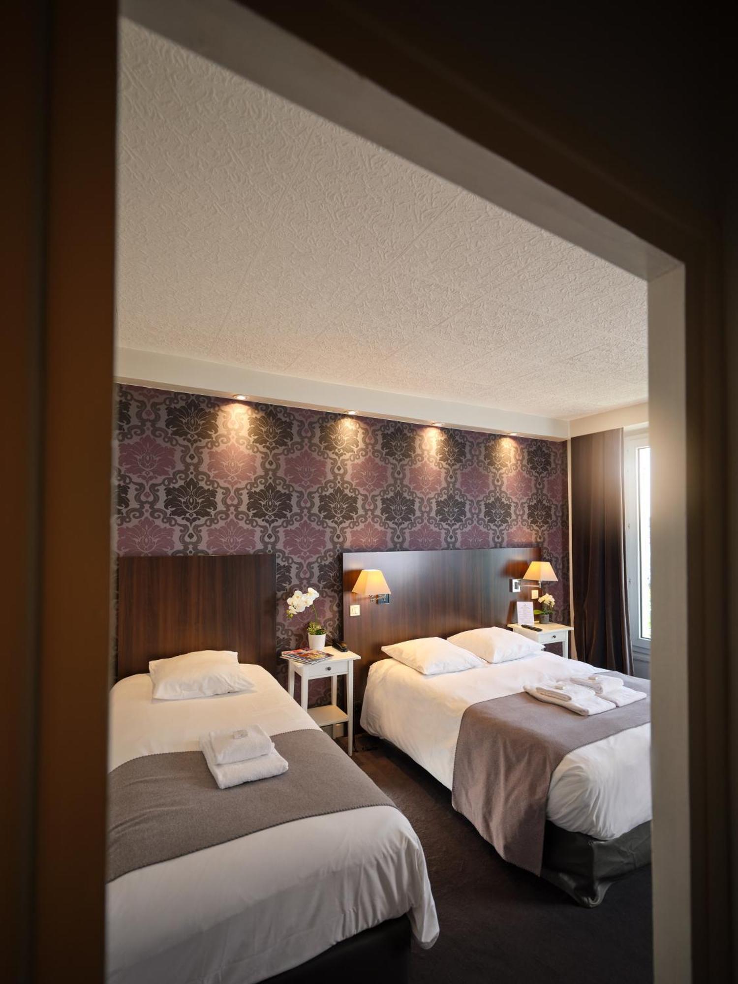 Hotel Les Negociants Валанс Екстер'єр фото